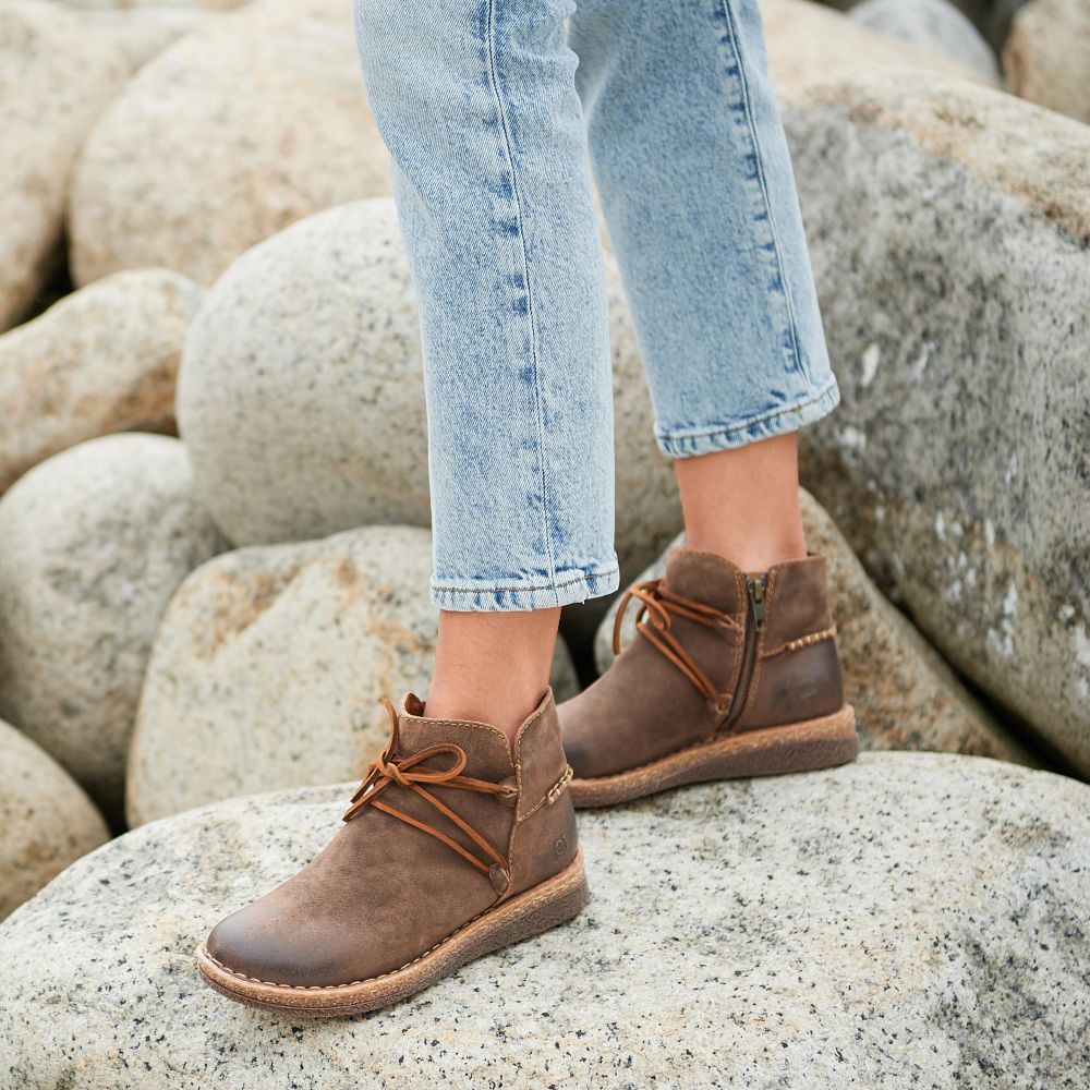 Born Calyn Boots Dark Grey Distressed Product ID-Bwb3o40h