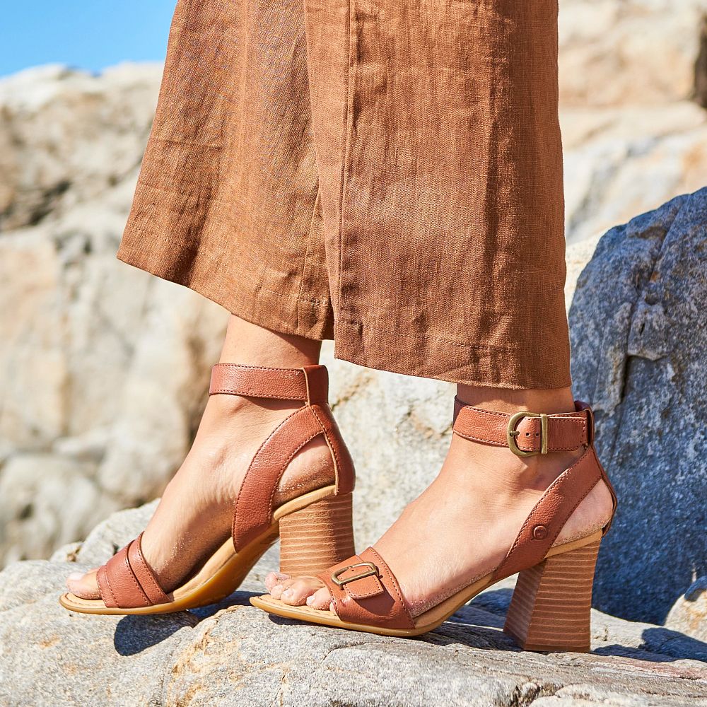 Born Tahlia Sandals Brown Luggage Product ID-FNTFK5bw