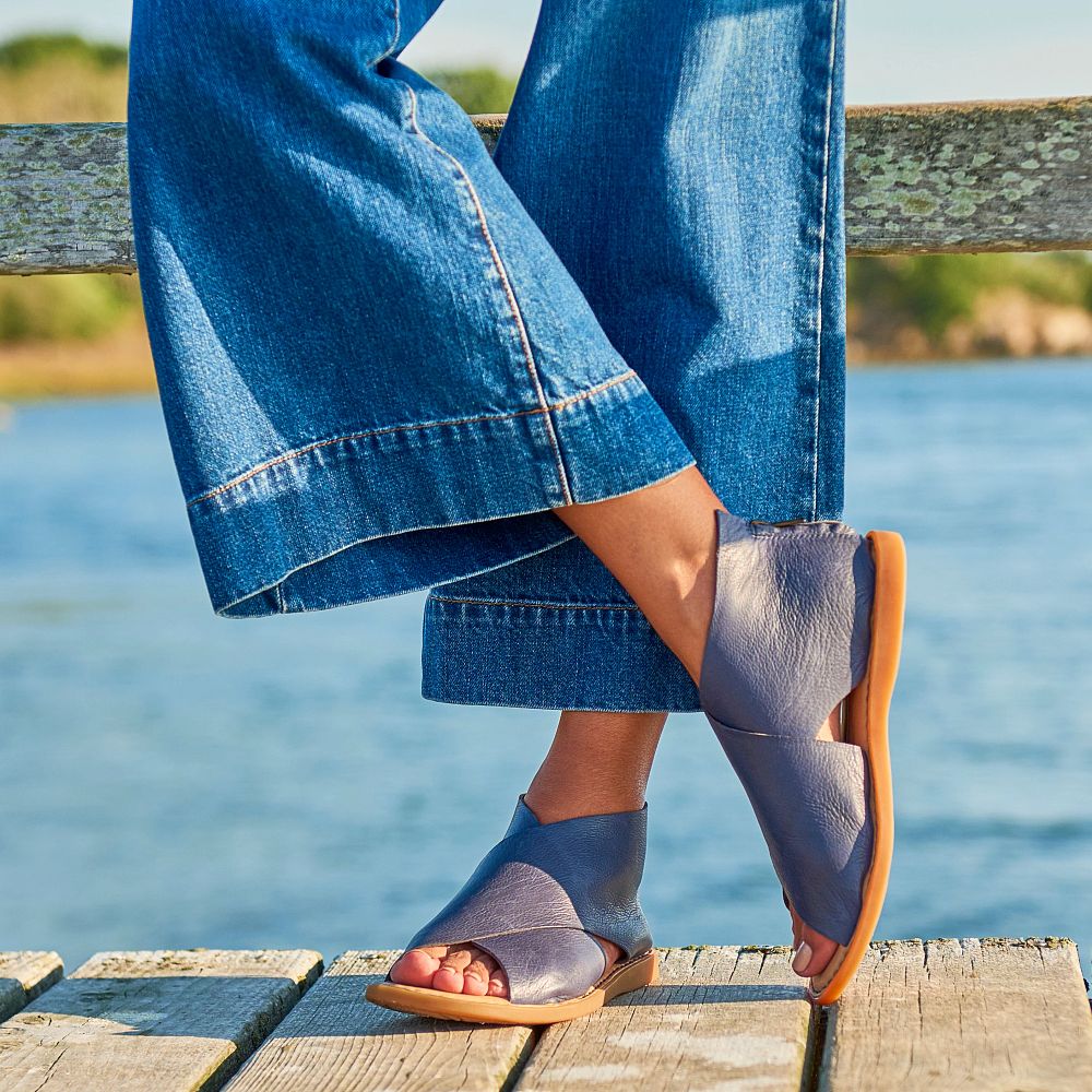 Born Iwa Sandals Navy Marine Product ID-kfMj8HSa