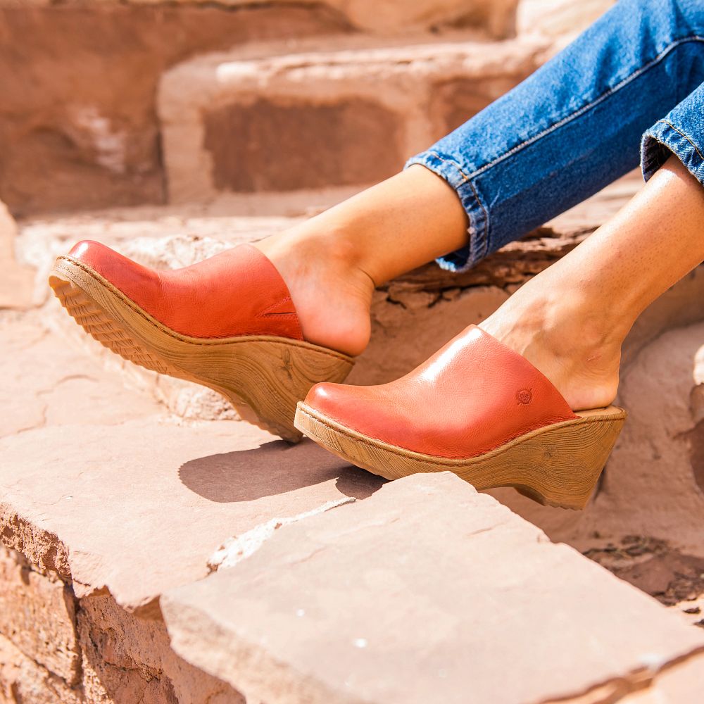 Born Natalie Clogs Rust Cayenne Product ID-svjrBbo8